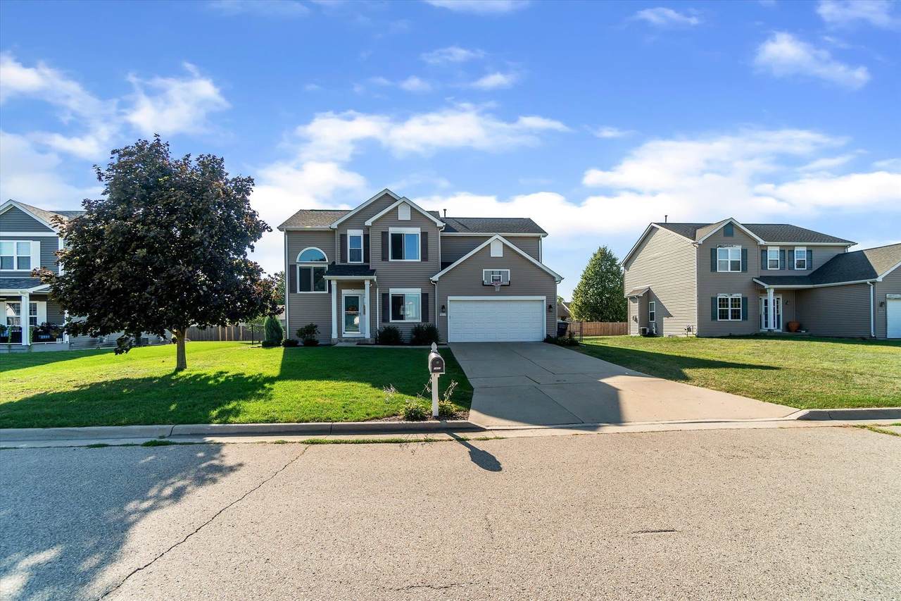 1601 Wildrose Way - Photo 1
