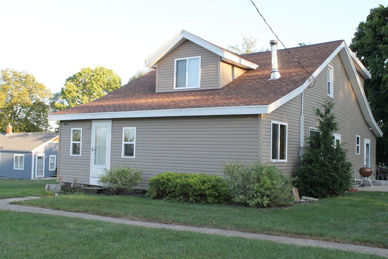 214 Birch Ave - Photo 1