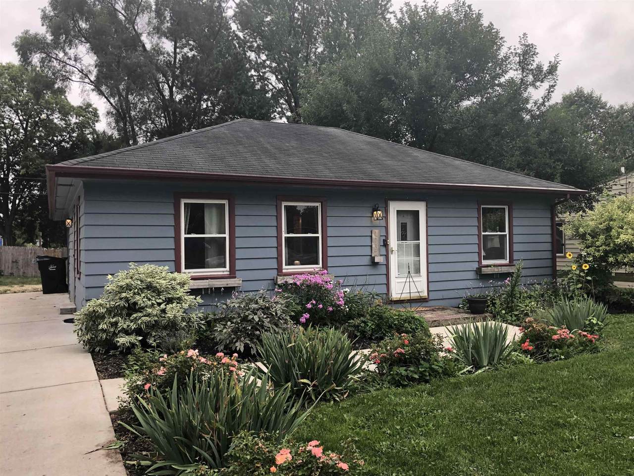 1732 Arbor Dr - Photo 1