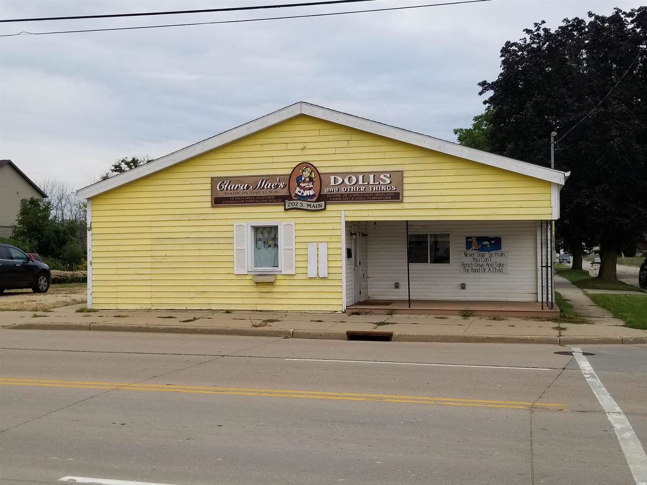 202 Main St - Photo 1