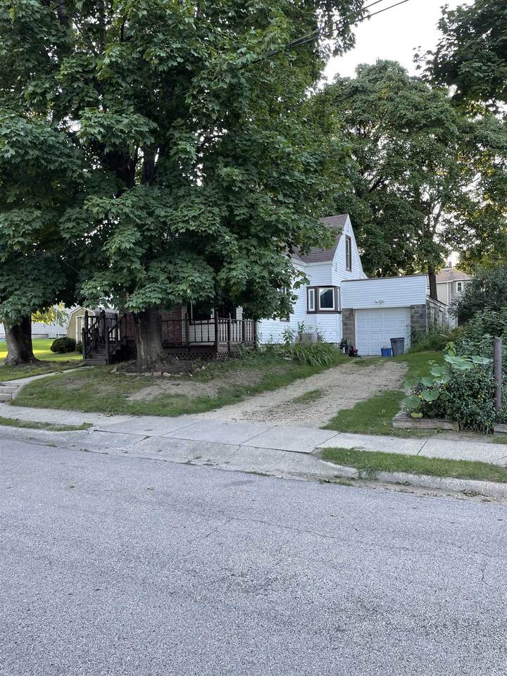 760 Grace St - Photo 1