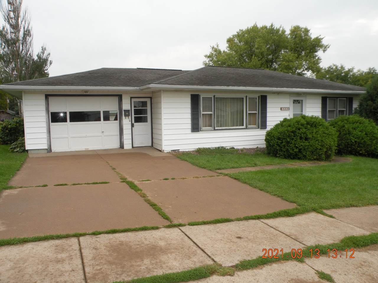 320 Prospect St - Photo 1