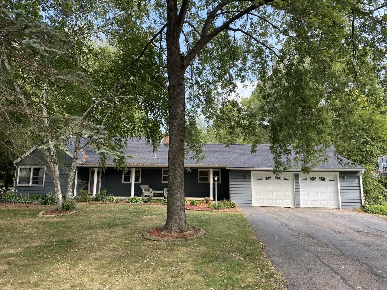 2513 White Oaks Dr - Photo 1