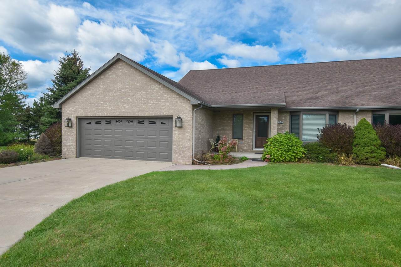 754 Prairie Pl - Photo 1
