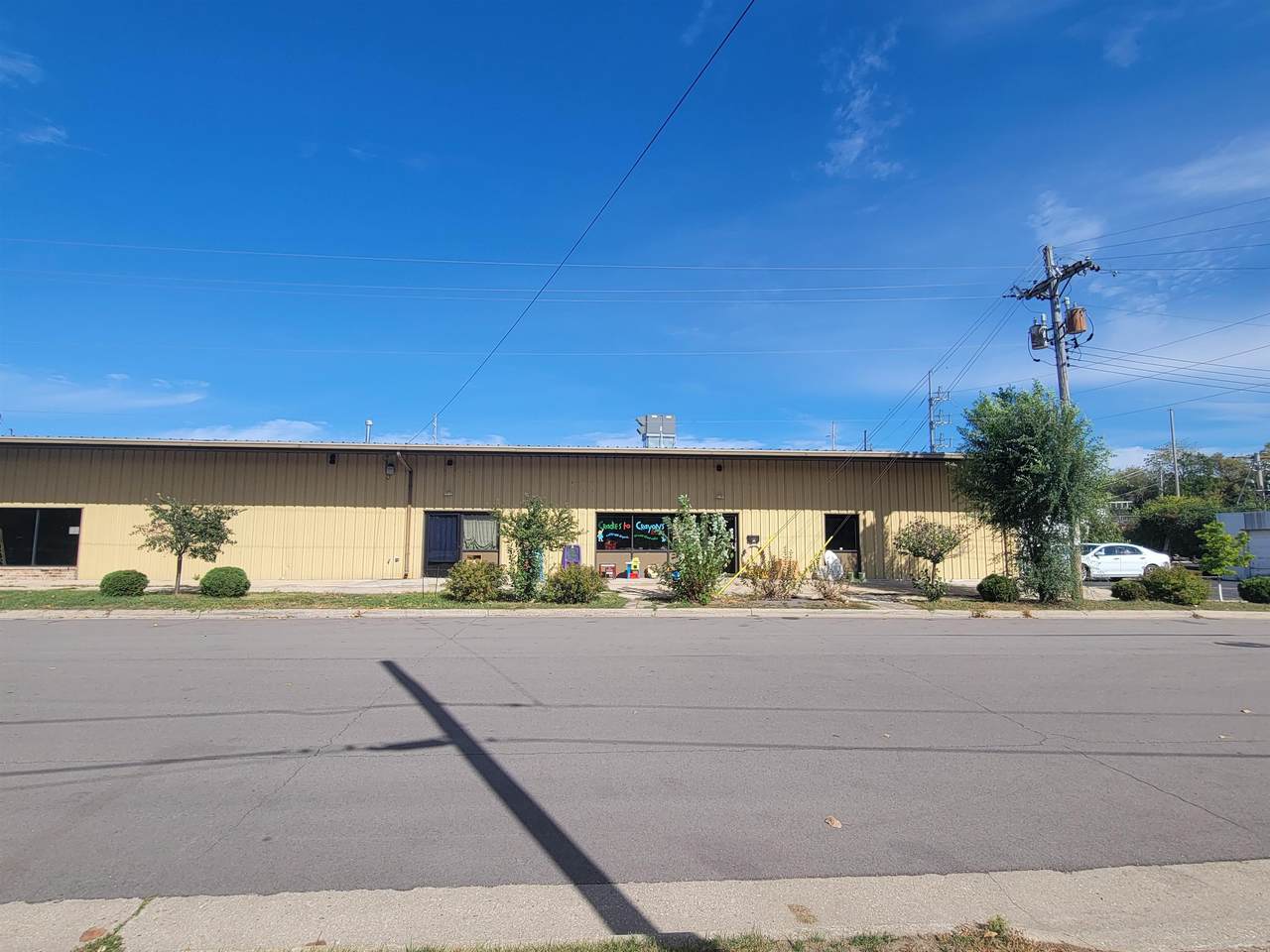 606 Main St - Photo 1