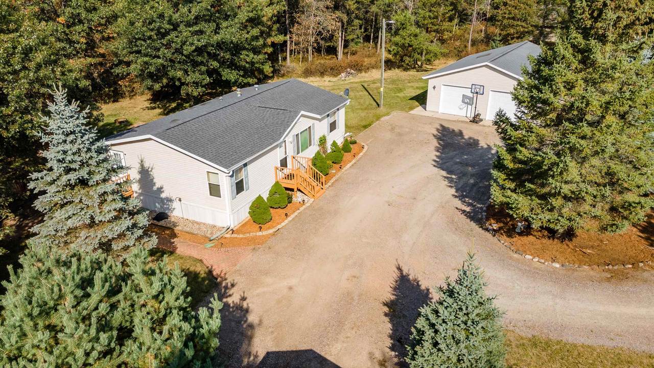 271 9th Ave - Photo 1