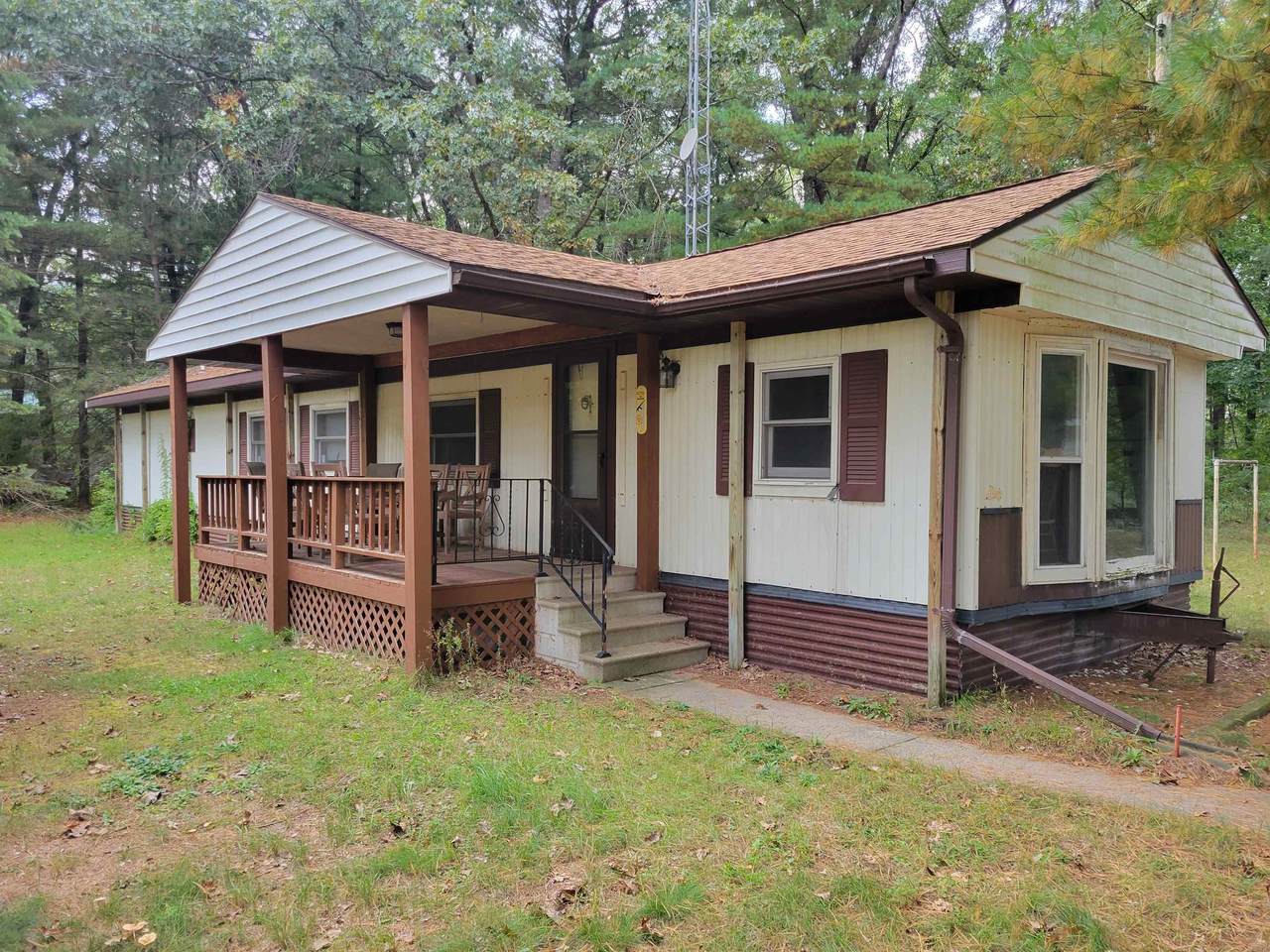 1676 Cumberland Ave - Photo 1