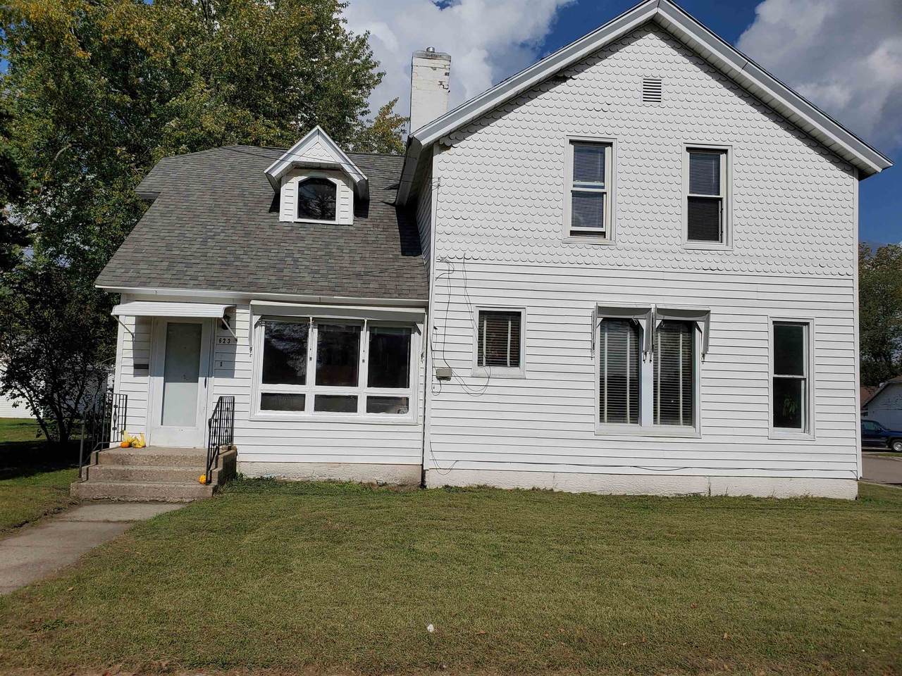 623 State St - Photo 1