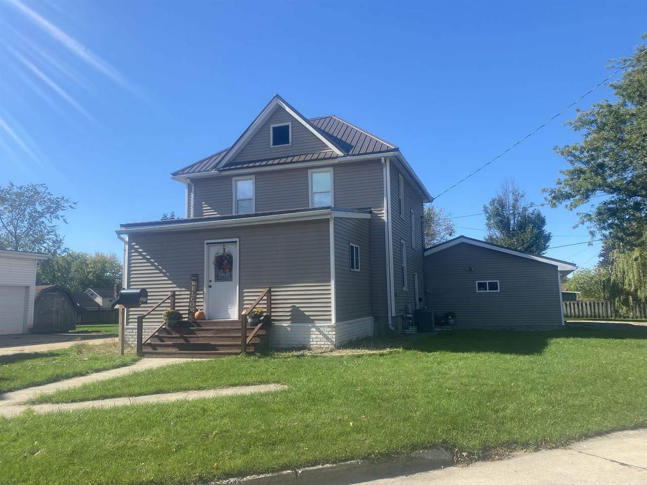 211 Prairie St - Photo 1
