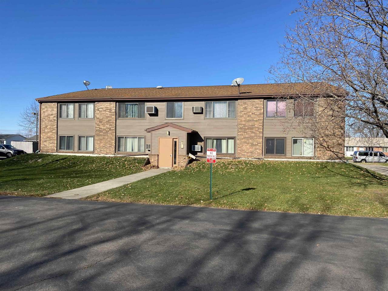 2106 Colony Ct - Photo 1