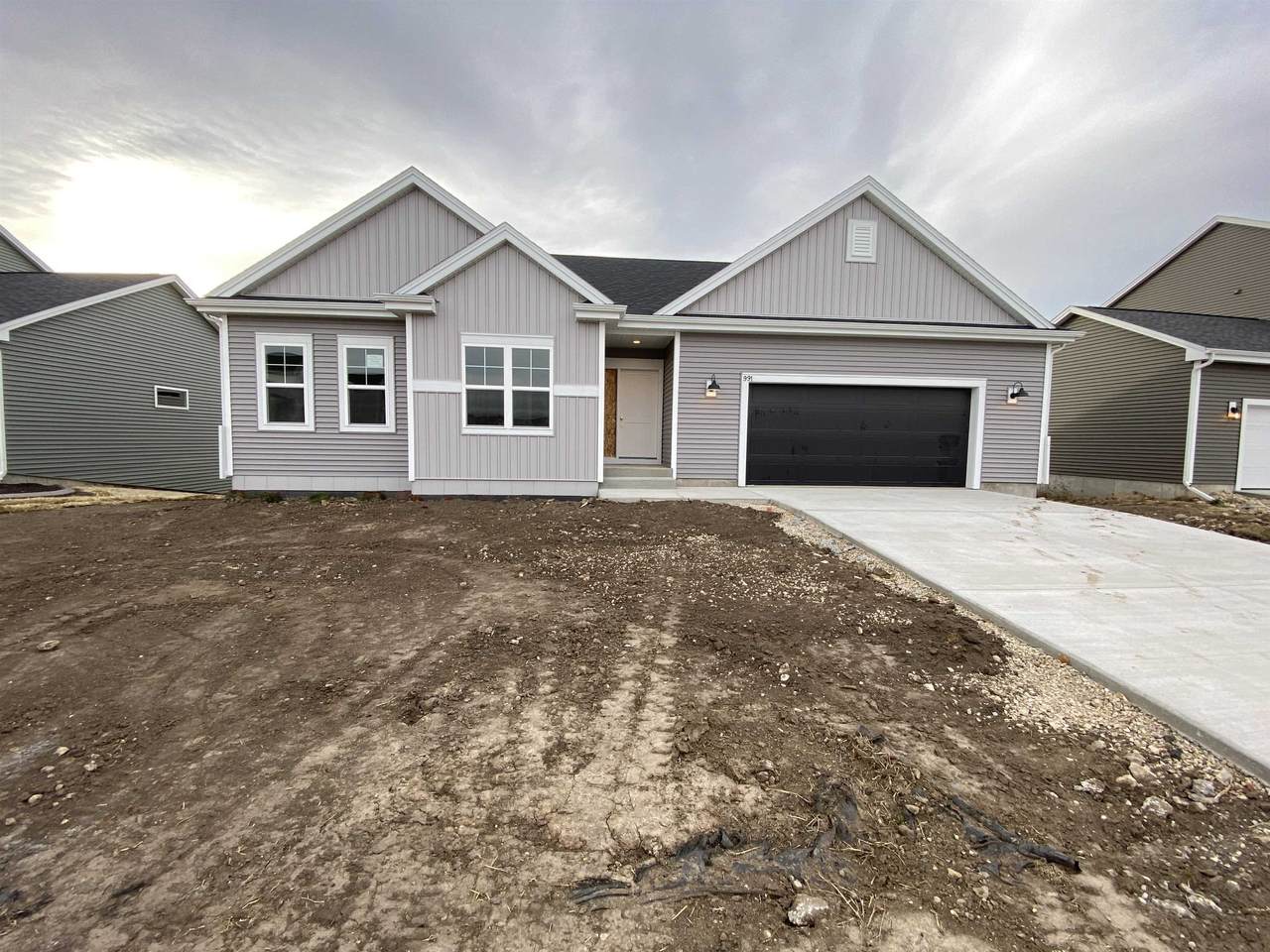 991 Griffin Way - Photo 1