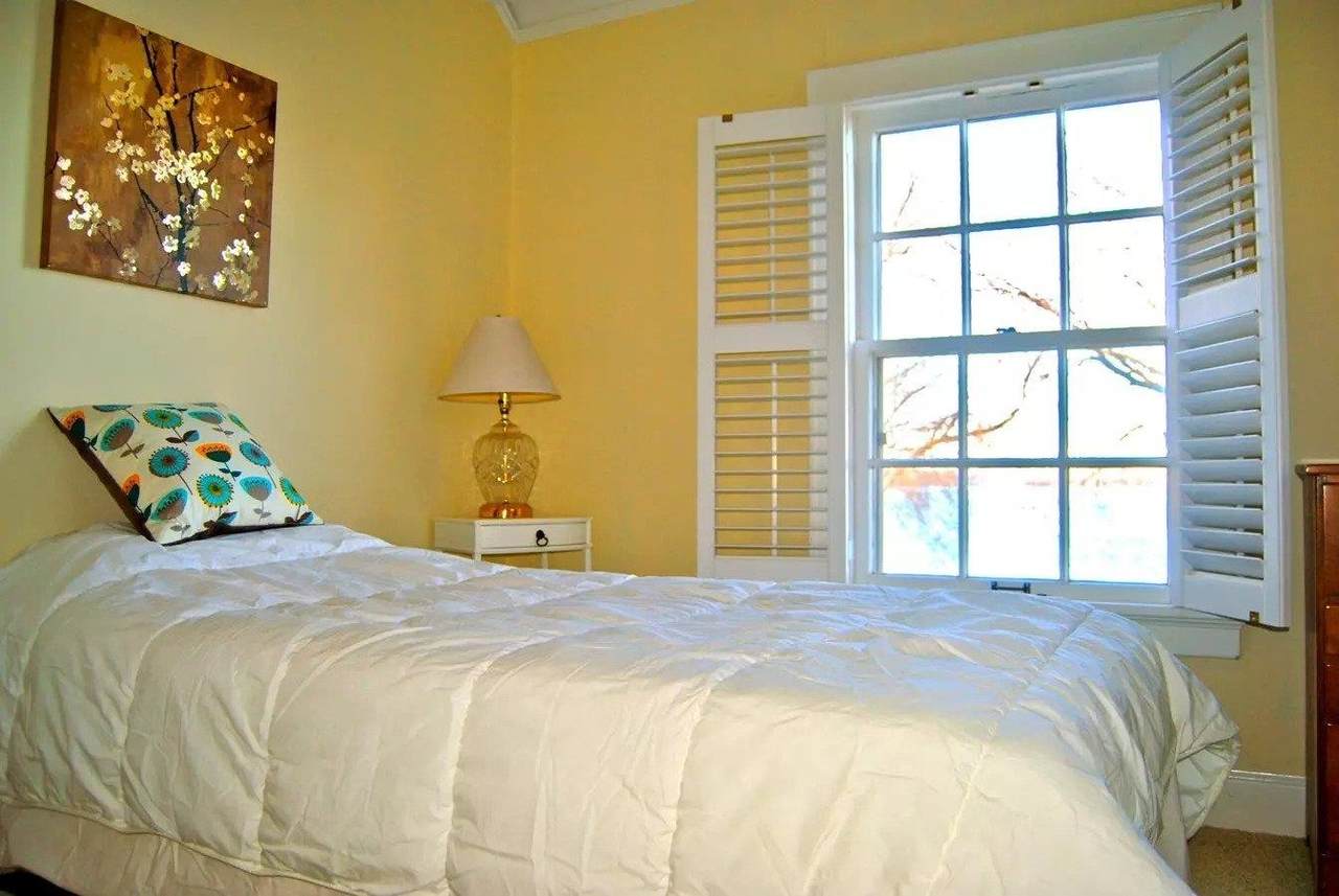 1215 Farwell Dr - Photo 1