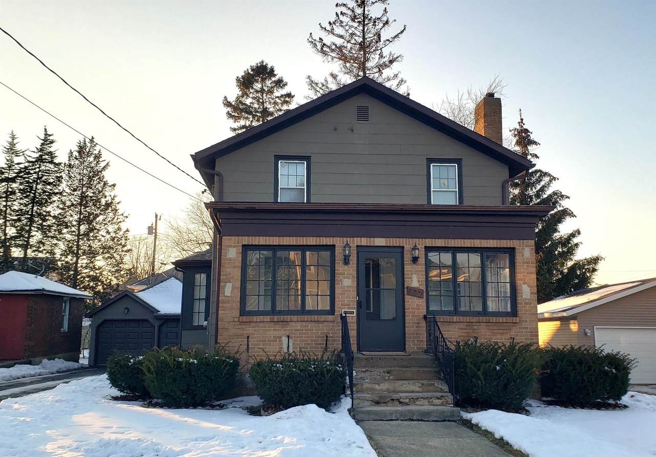 607 22nd Ave - Photo 1