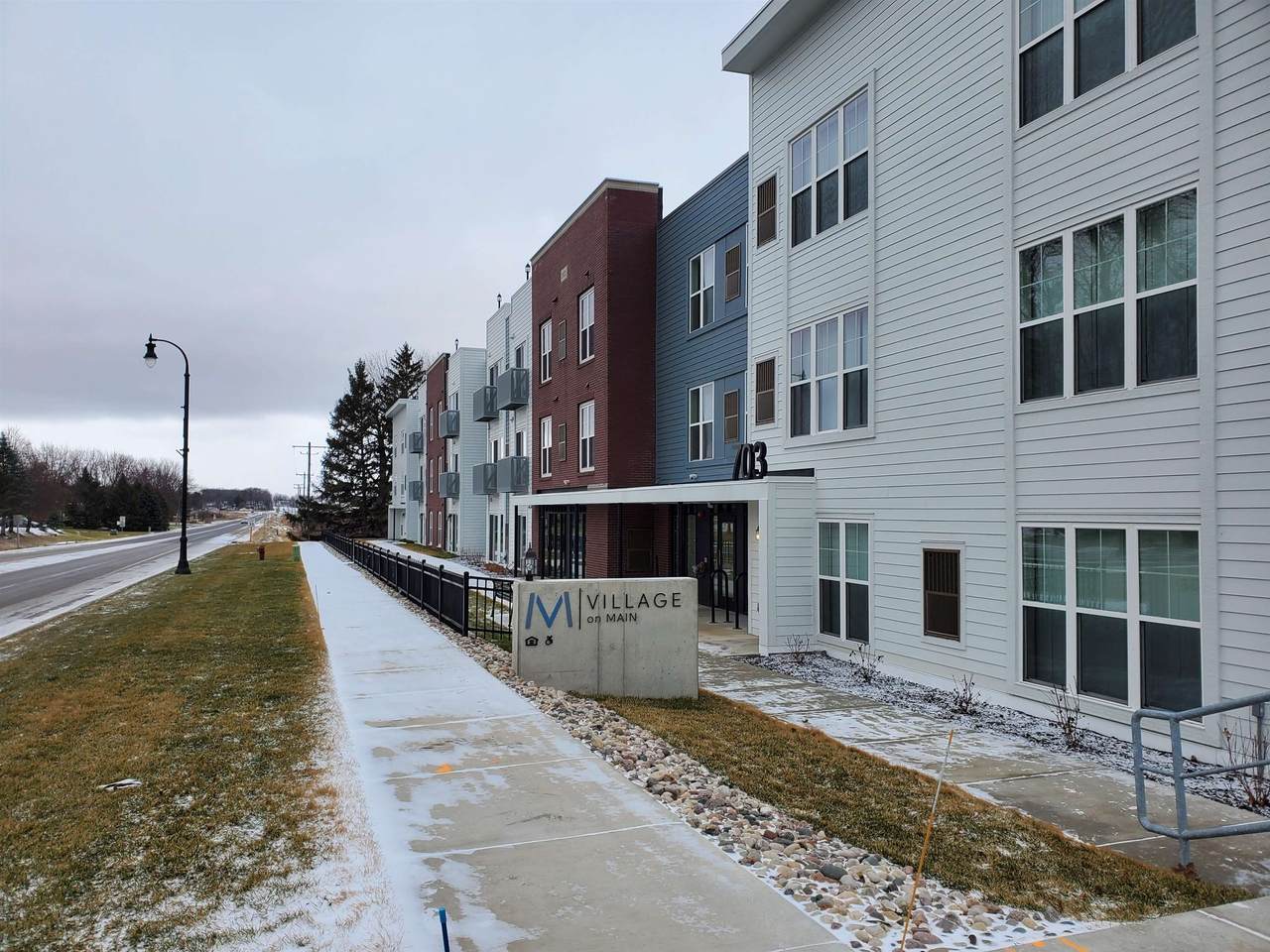 703 Main St - Photo 1