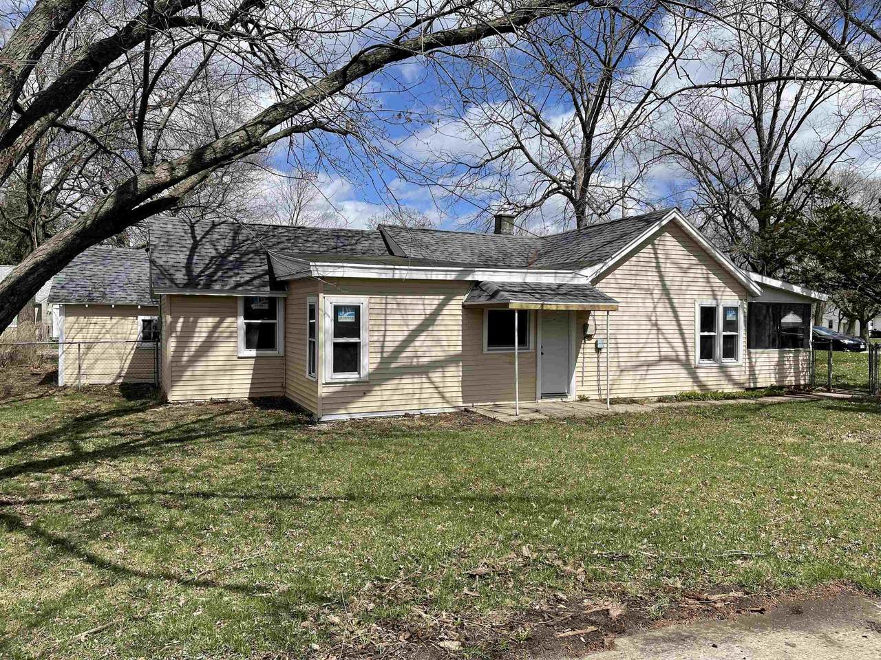 508 Townline Ave - Photo 1