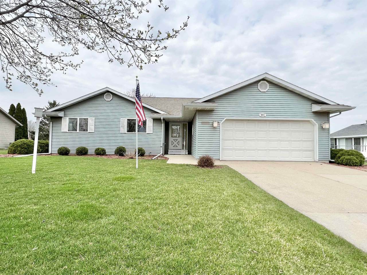 424 Wagner Dr - Photo 1