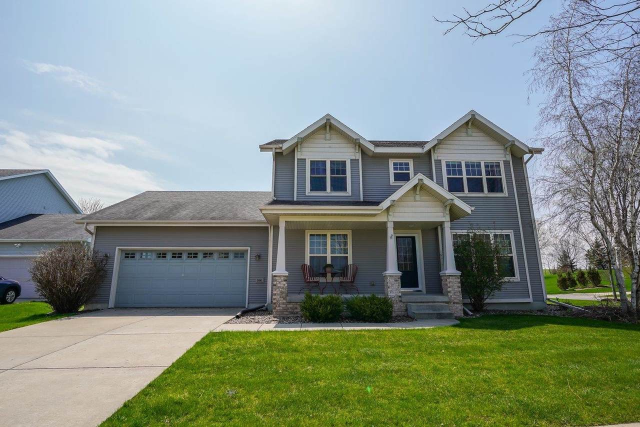 3841 Drumlin Ln - Photo 1