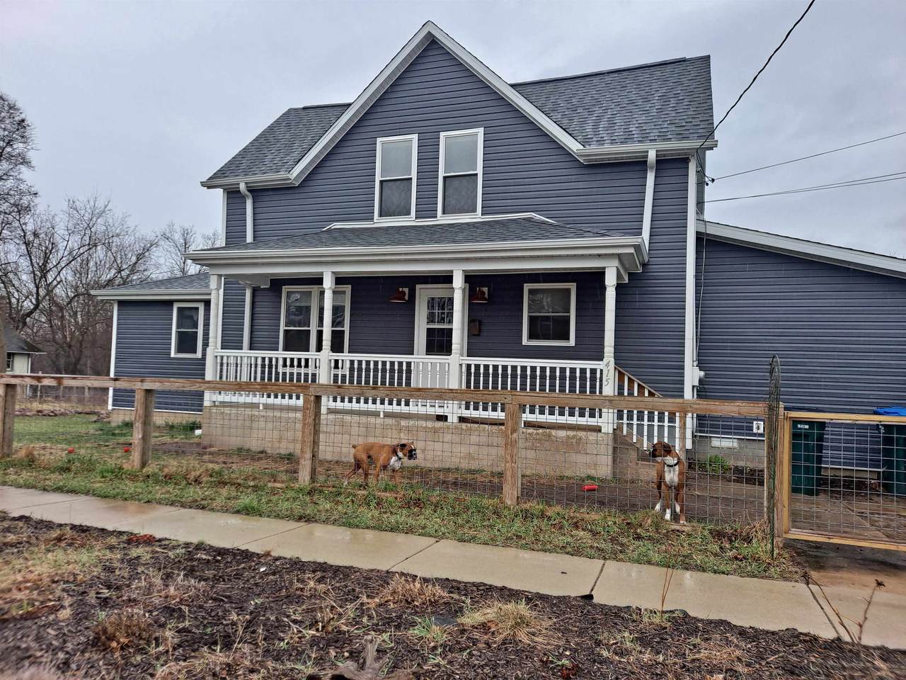 415 Farmer St - Photo 1