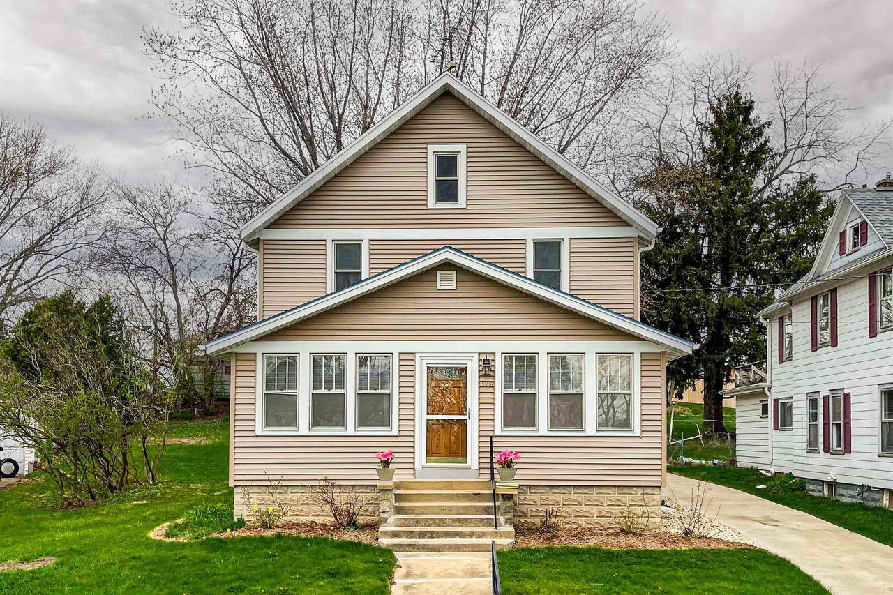 326 Rosendale St - Photo 1