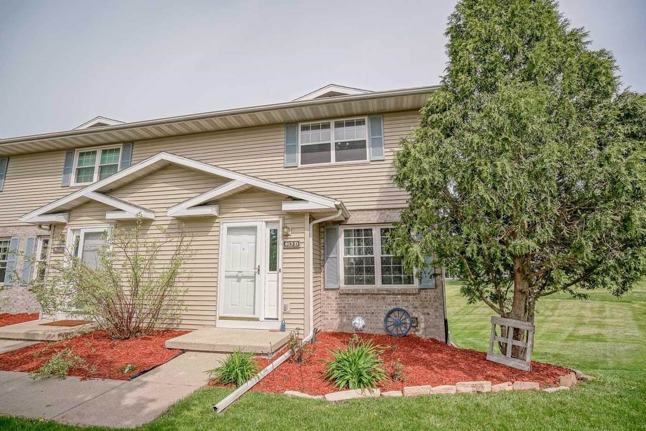913 Clover Ln - Photo 1