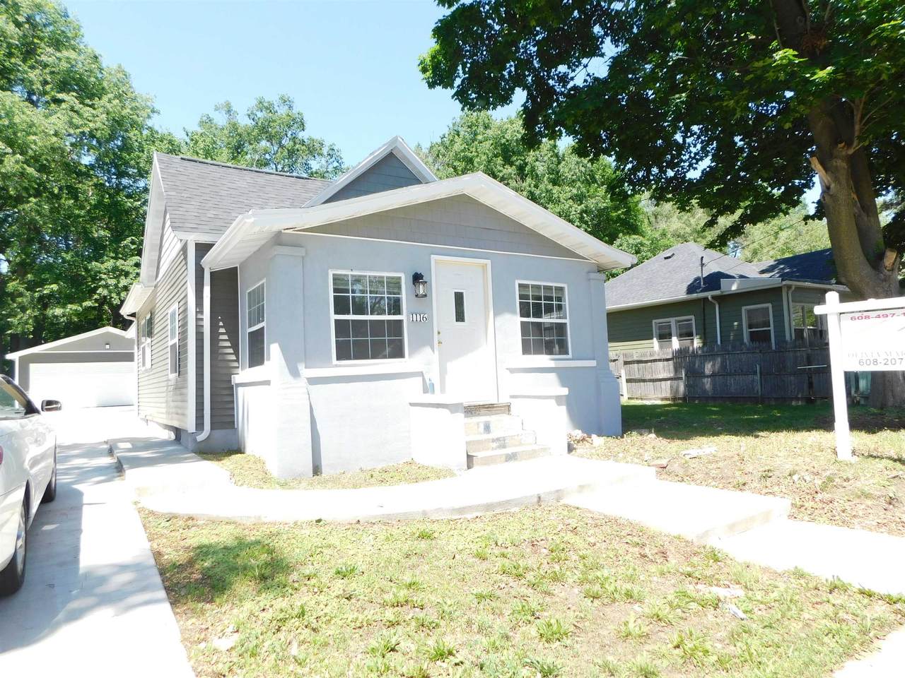 1116 6th Street - Photo 1