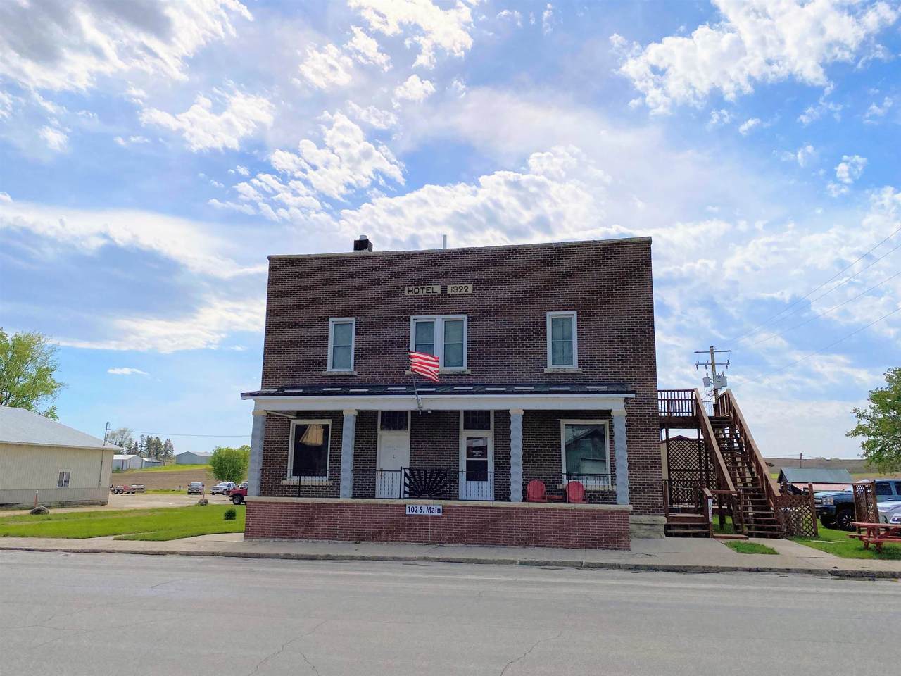 102 Main St - Photo 1