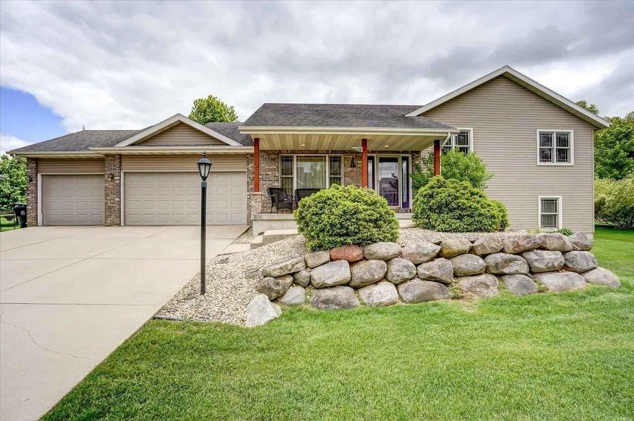 6905 Stockbridge Dr - Photo 1