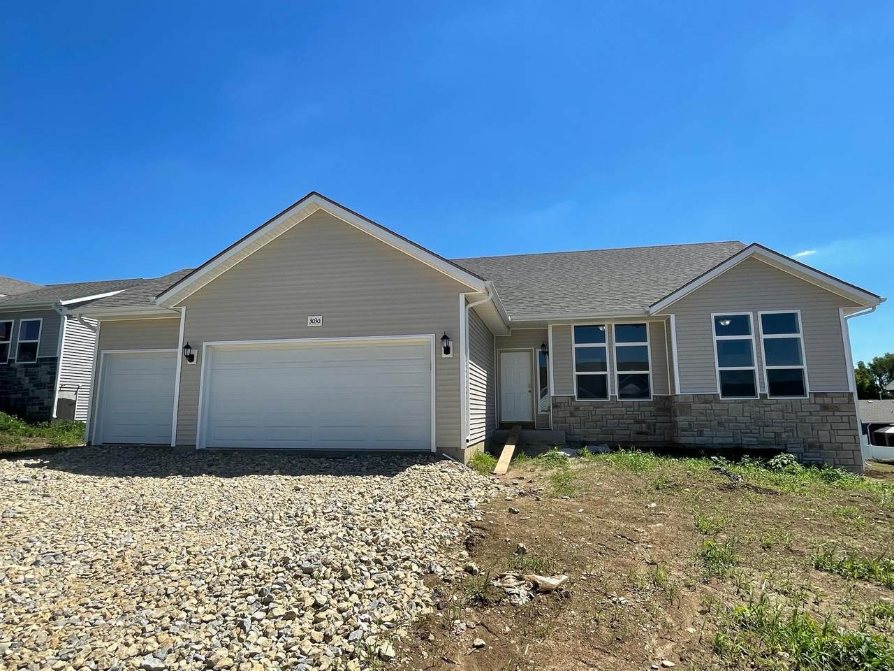 3030 Guinness Dr - Photo 1