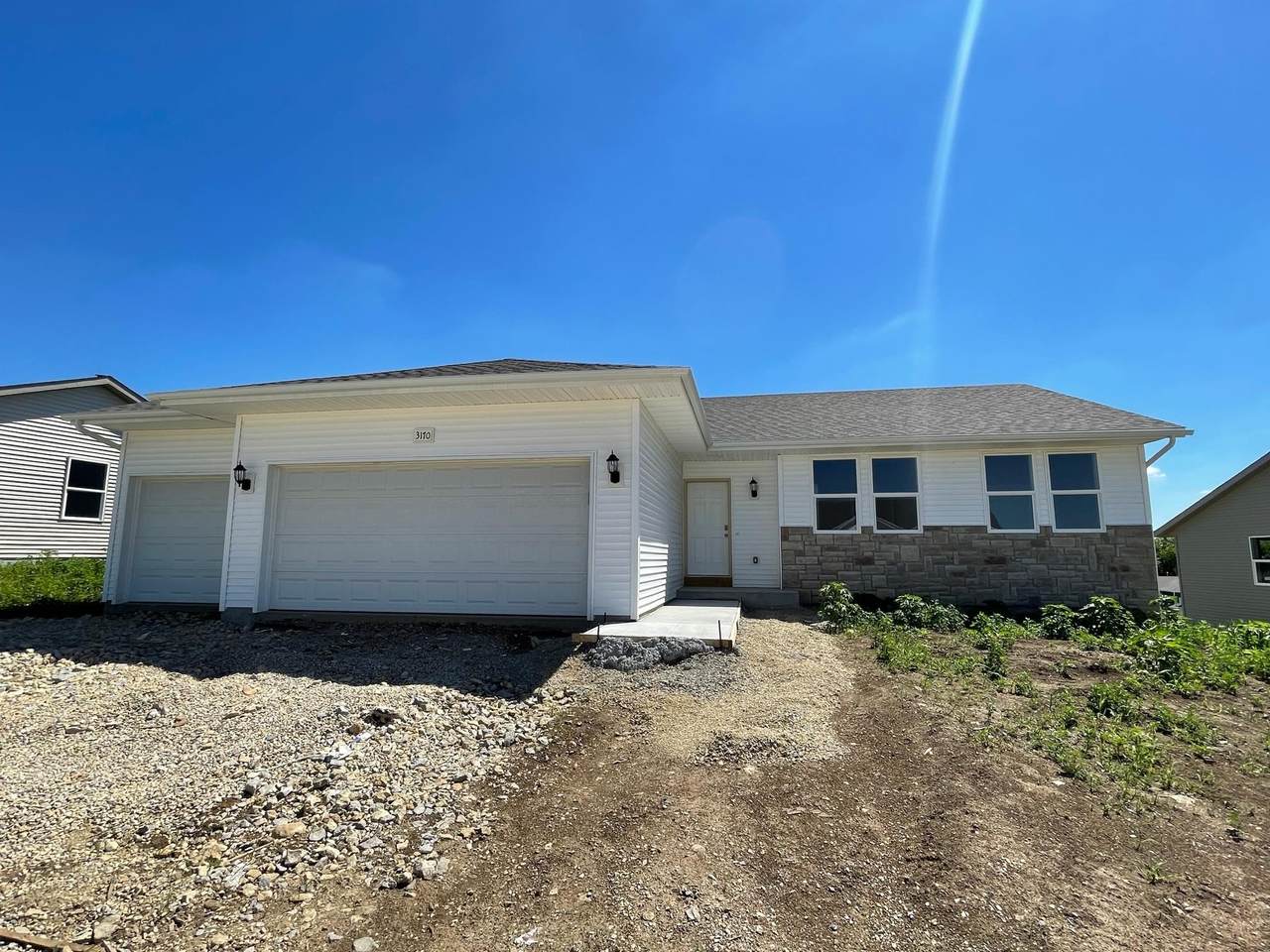 3170 Guinness Dr - Photo 1