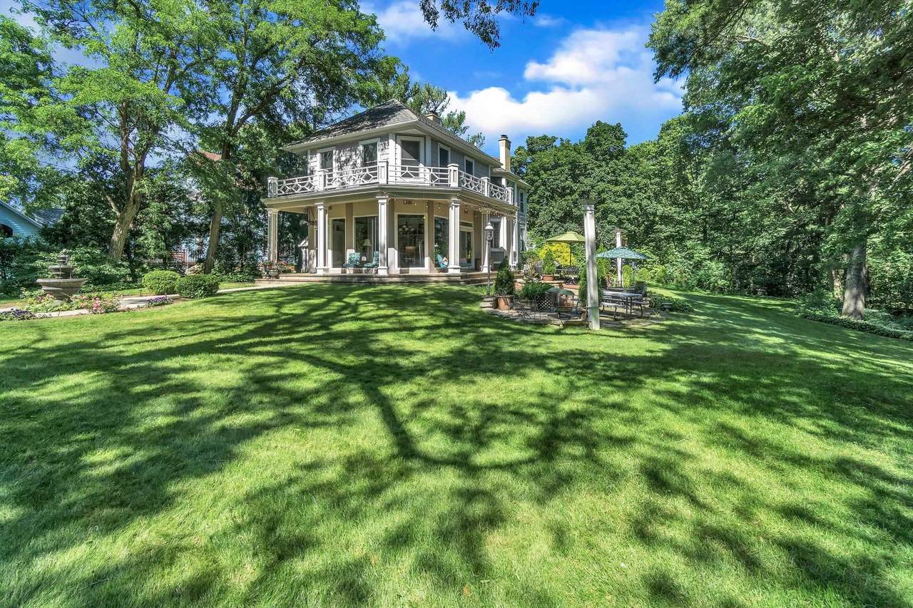 452 Garfield Ave - Photo 1