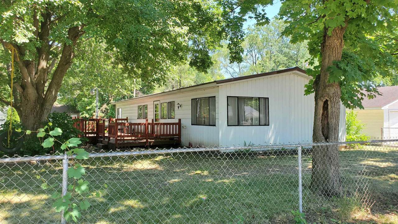 1961 Porter Ave - Photo 1