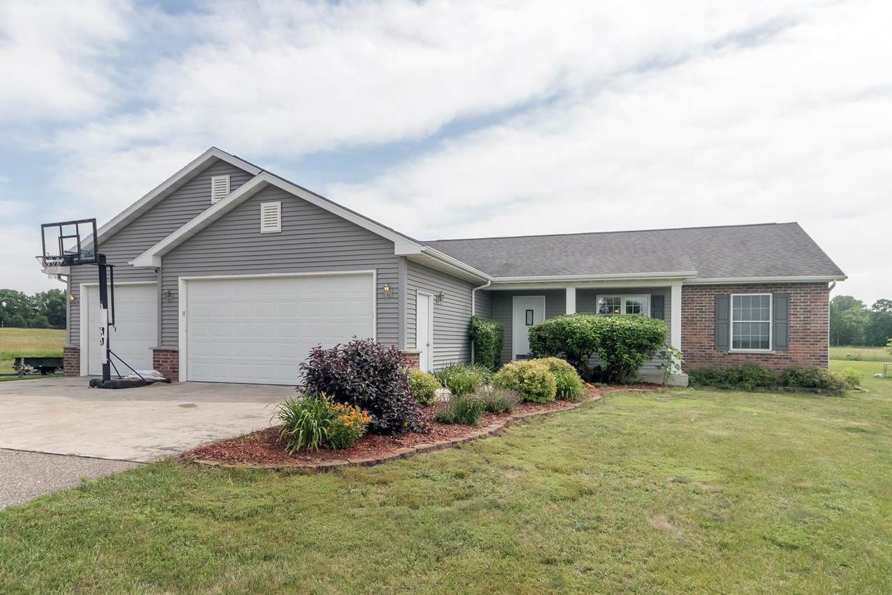 3690 11th Ln - Photo 1