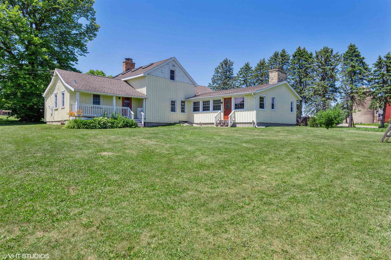 8960 Town Line Rd - Photo 1