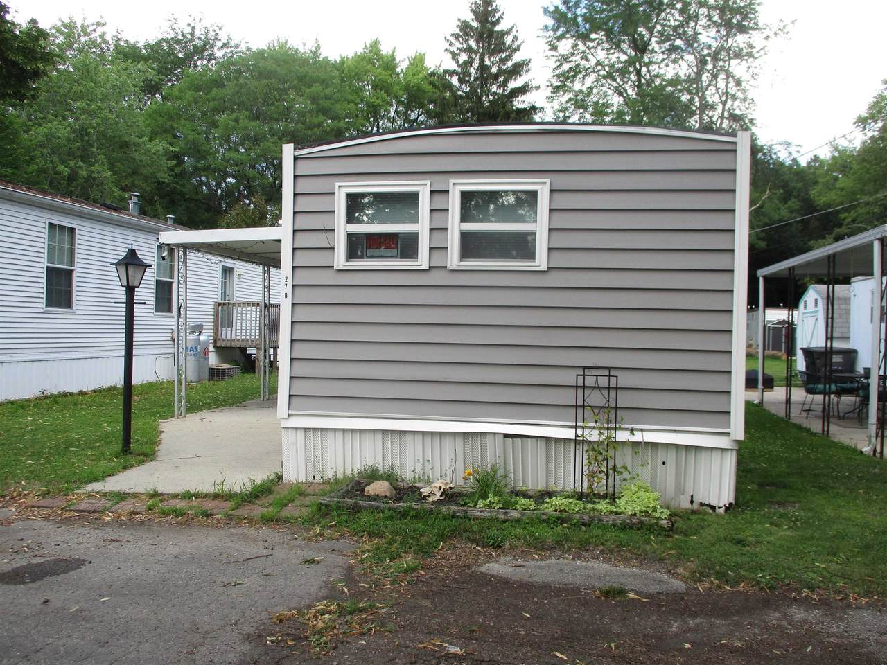 281 Paradise Dr - Photo 1