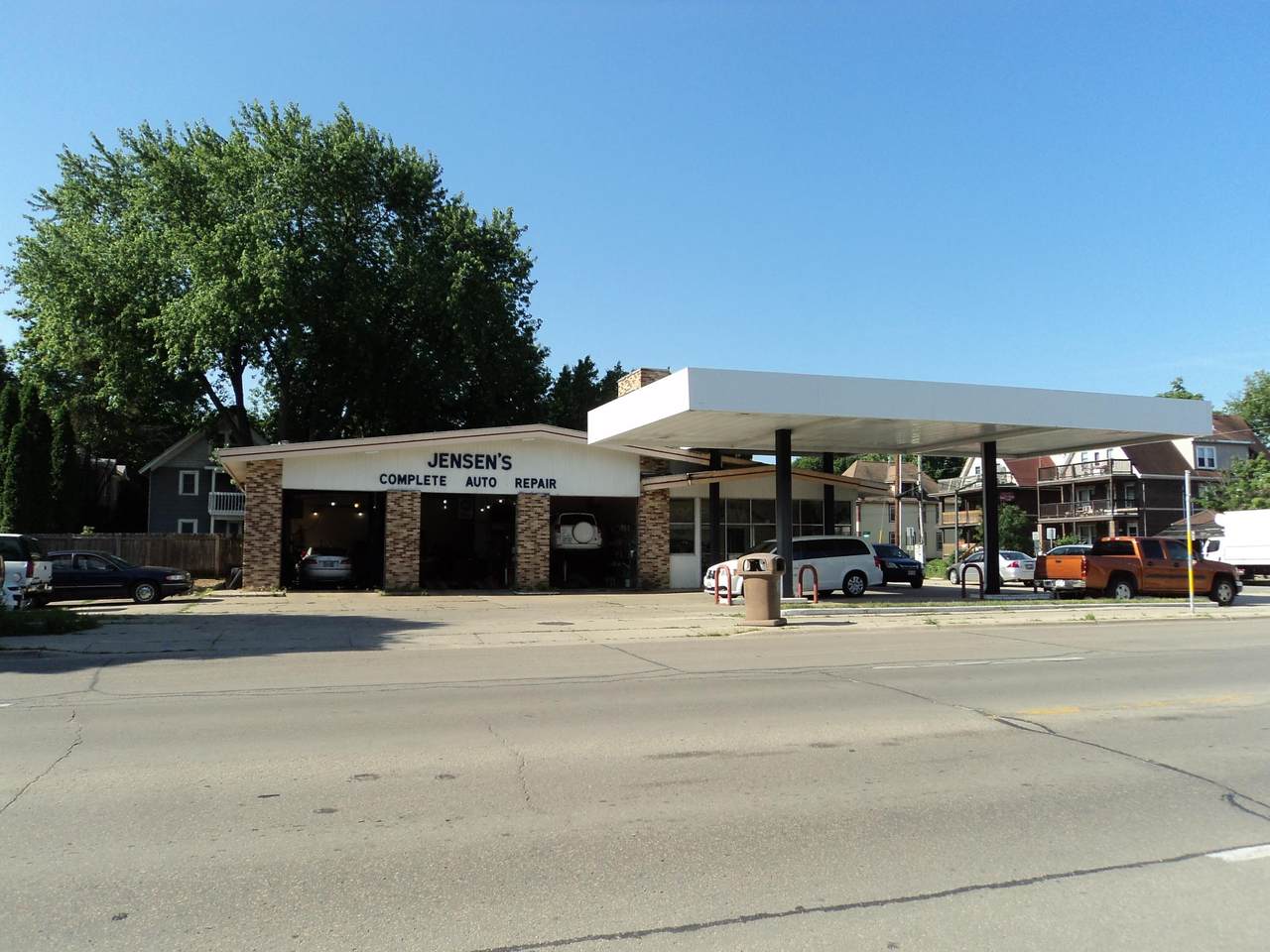 1233 Regent St - Photo 1