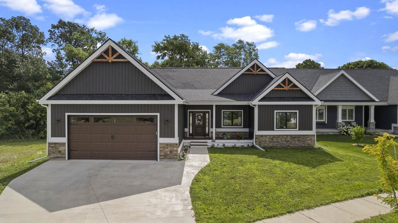 62 Oak Ridge Tr - Photo 1