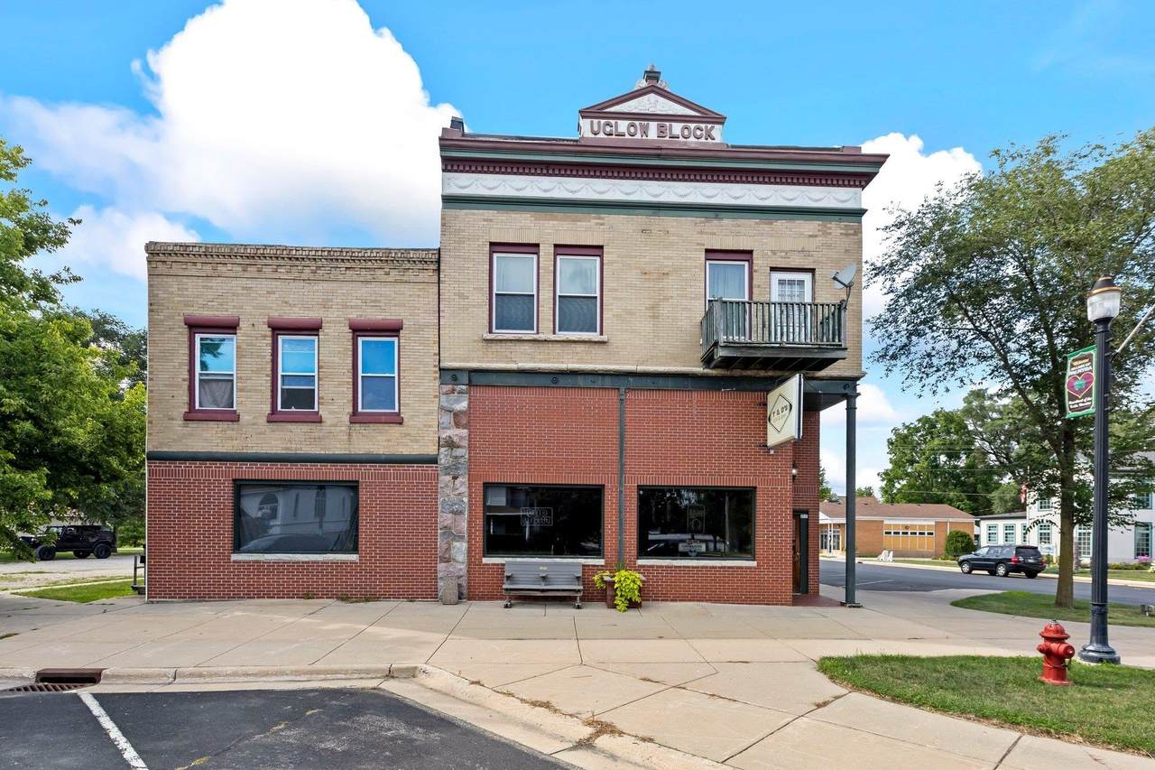 300 Main St - Photo 1