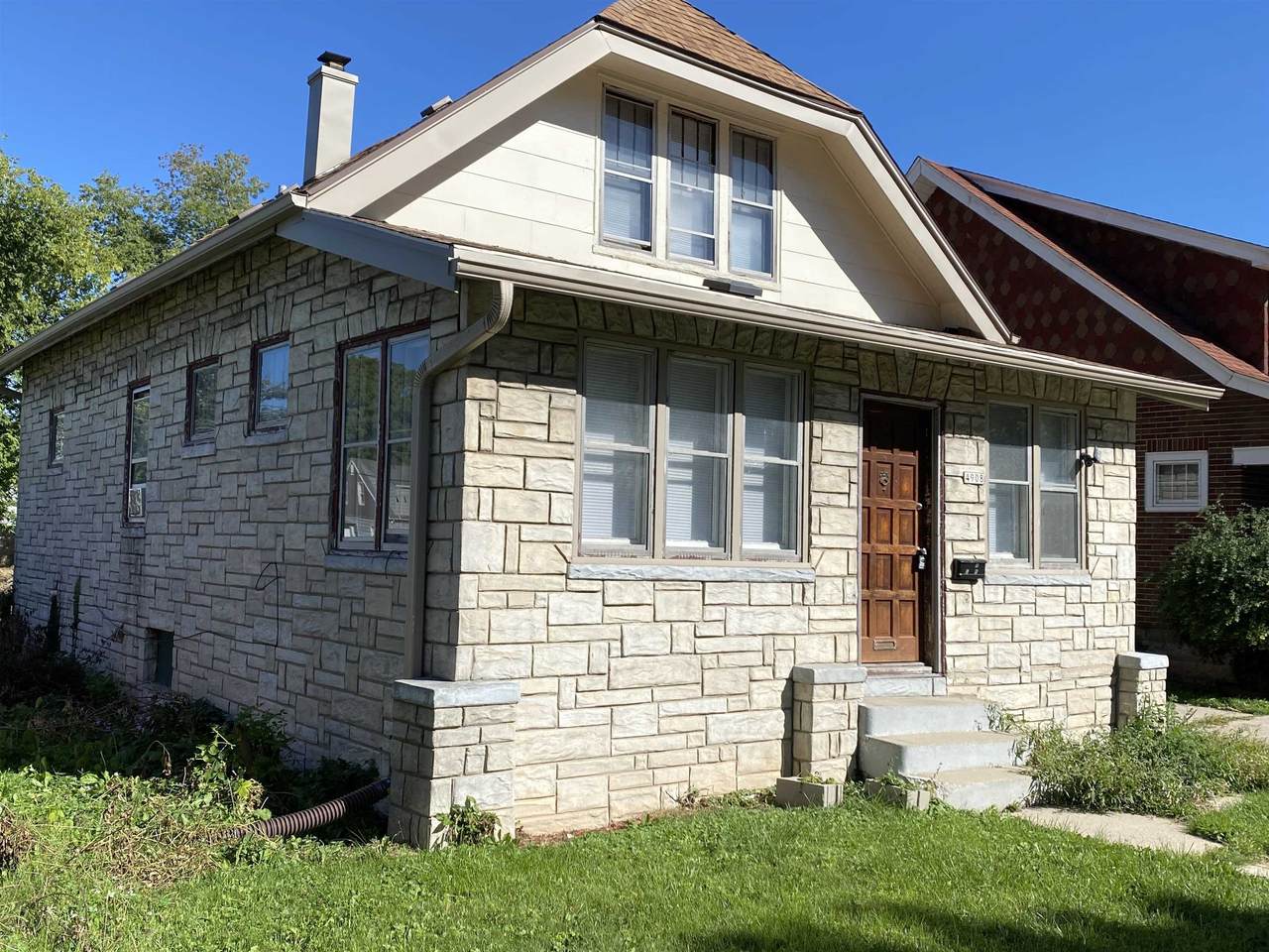 4908 19th Pl - Photo 1