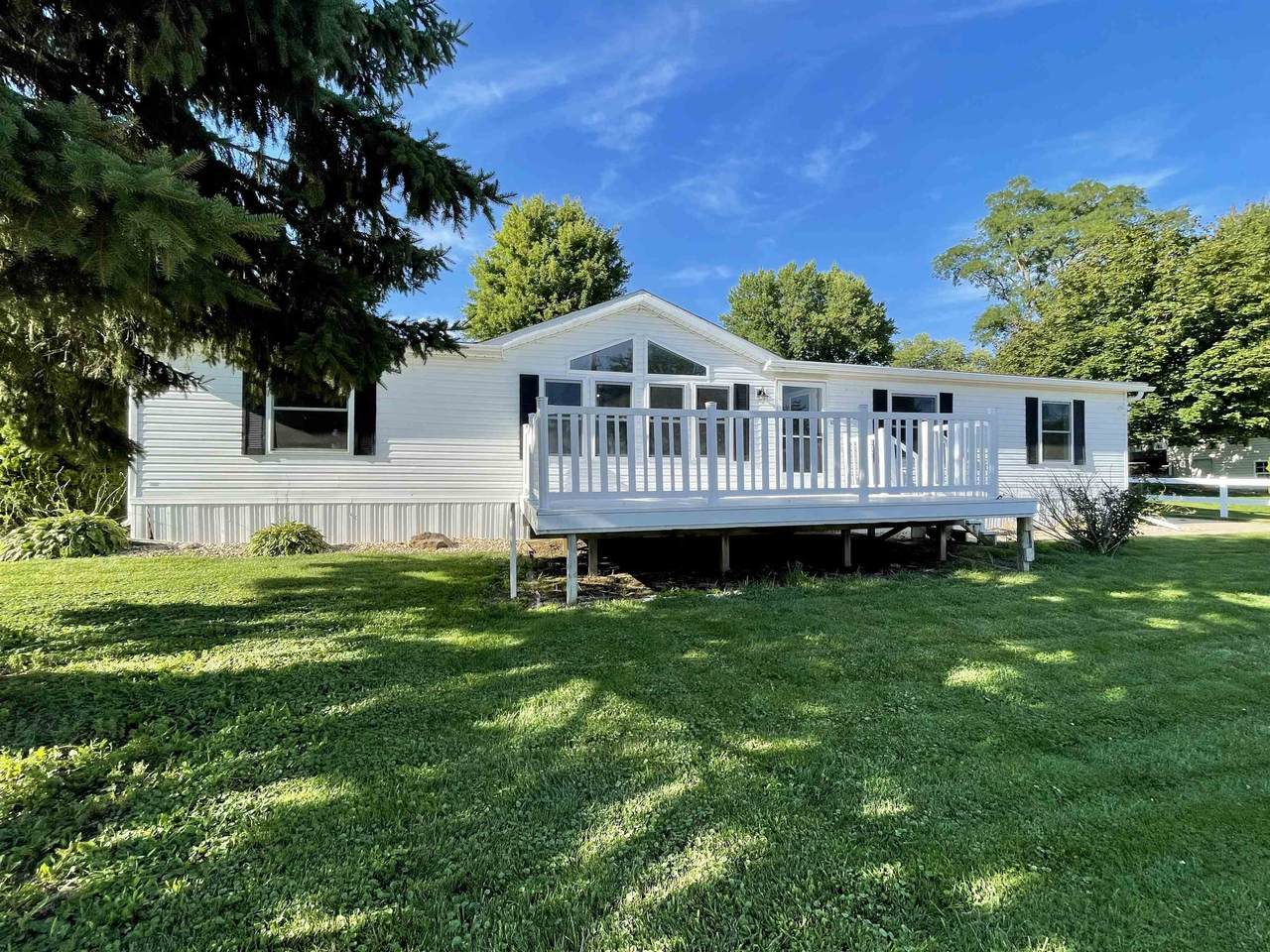 679 Oak St - Photo 1
