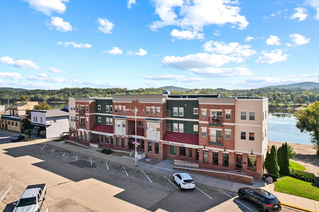 942 Water St. - Photo 1