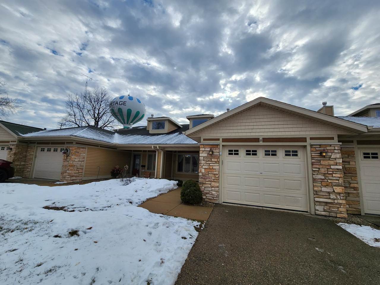 1020 Prospect Ave - Photo 1