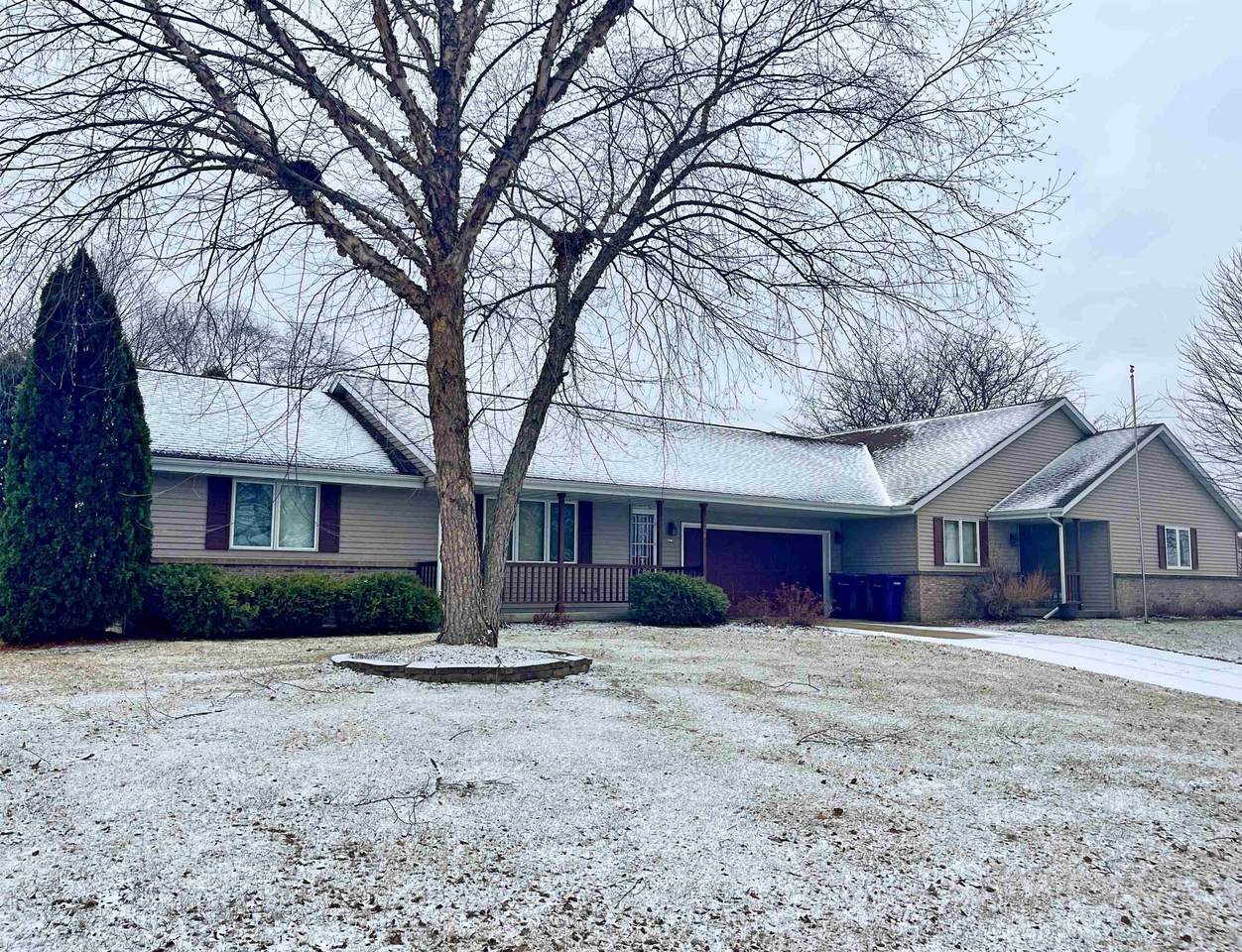 1320 Shannon Dr - Photo 1