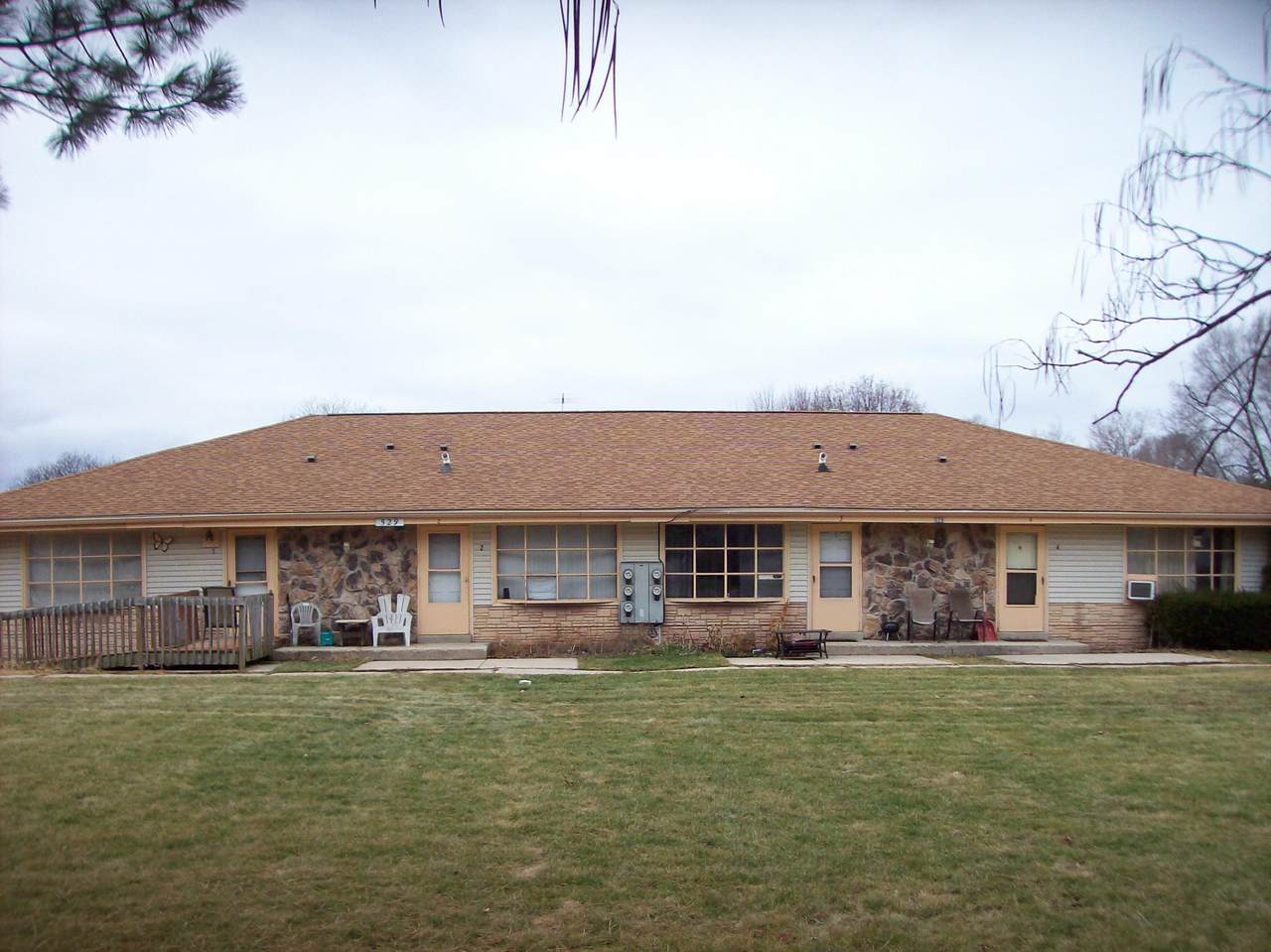 529 Merton Ave - Photo 1