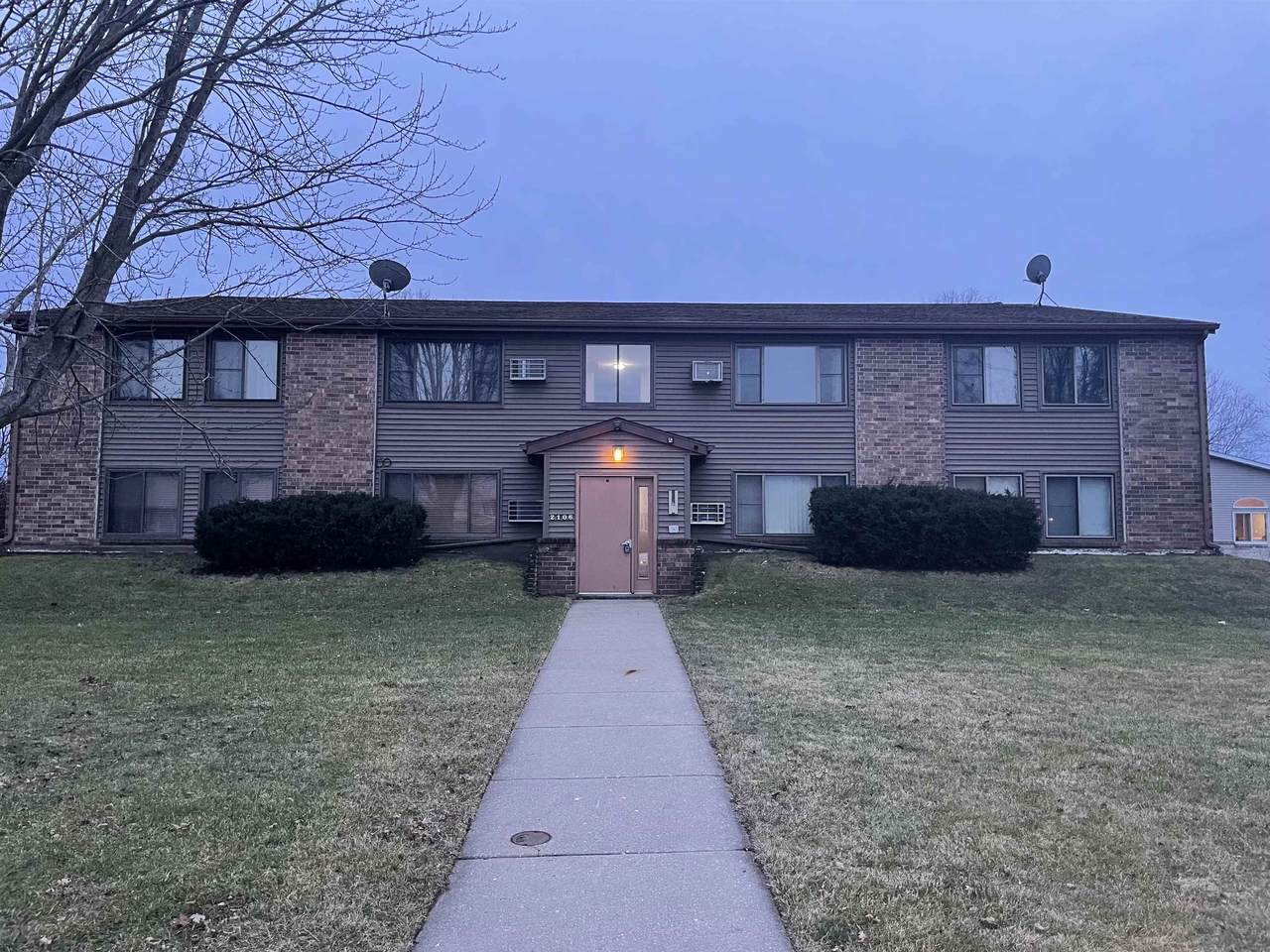 2106 Colony Ct - Photo 1