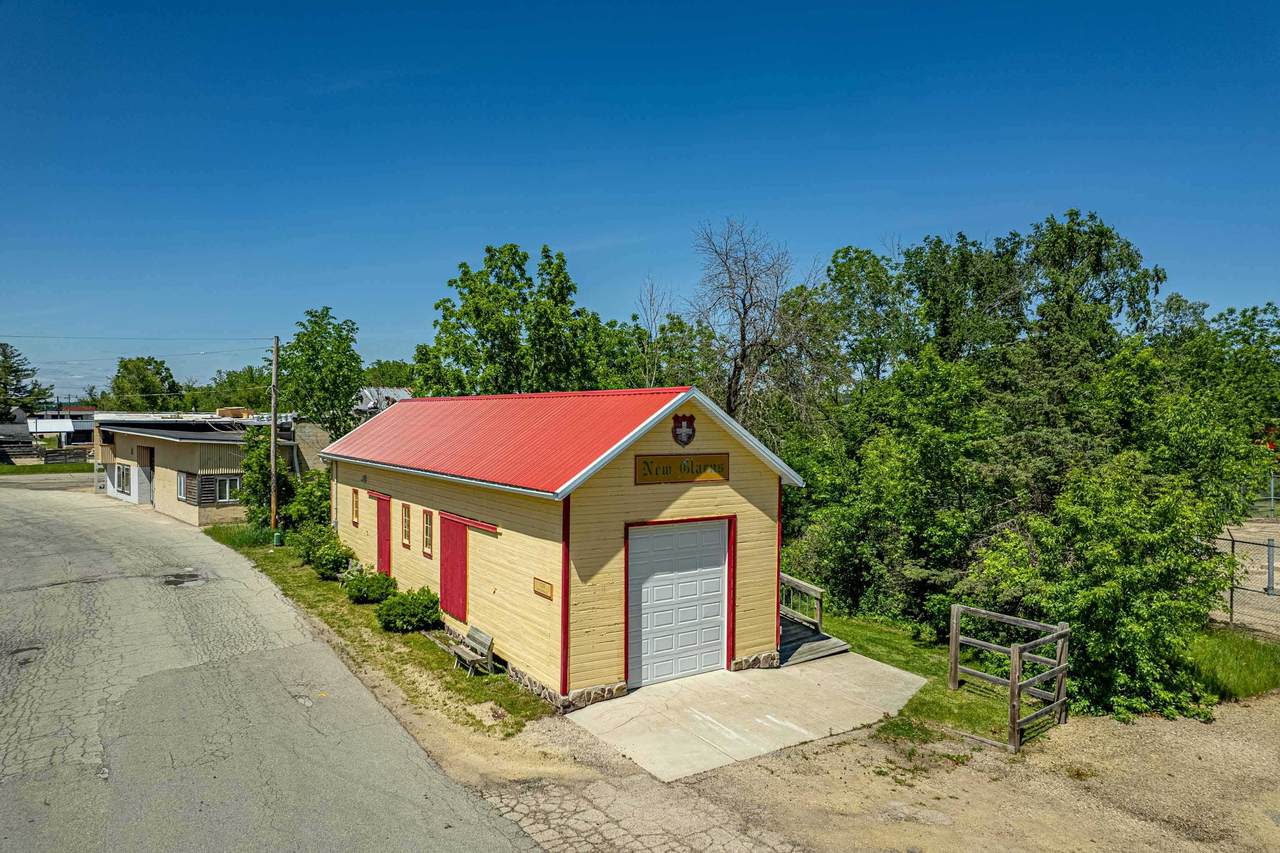 220 Railroad Street - Photo 1