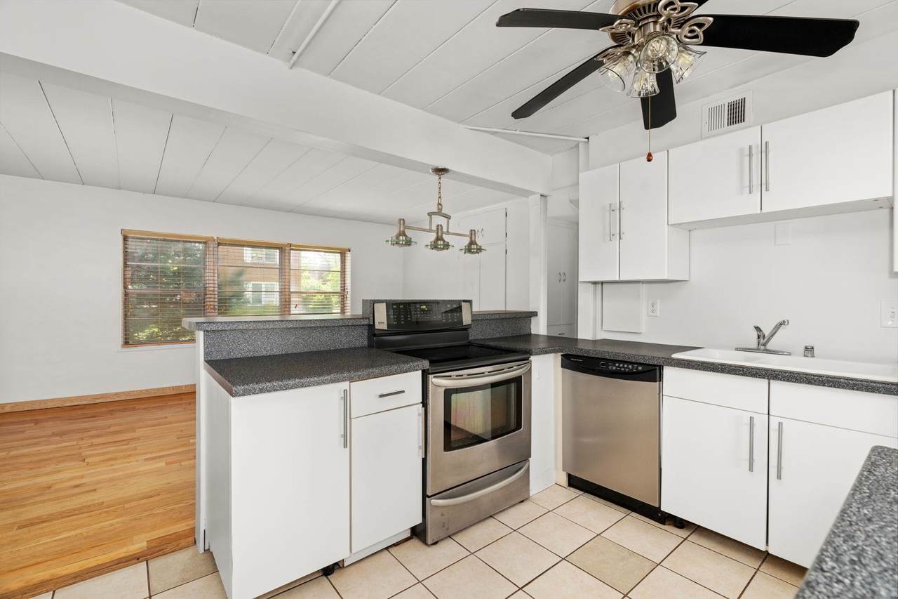 3 Sherman Terrace - Photo 1
