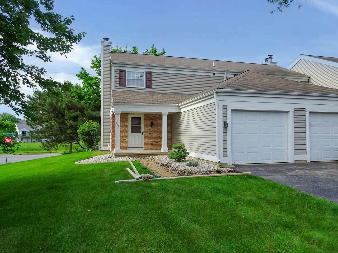 989 Walnut Street - Photo 1