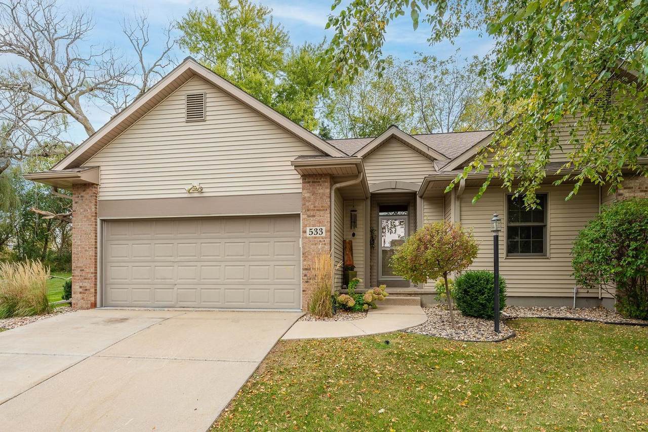 533 Hill Street - Photo 1