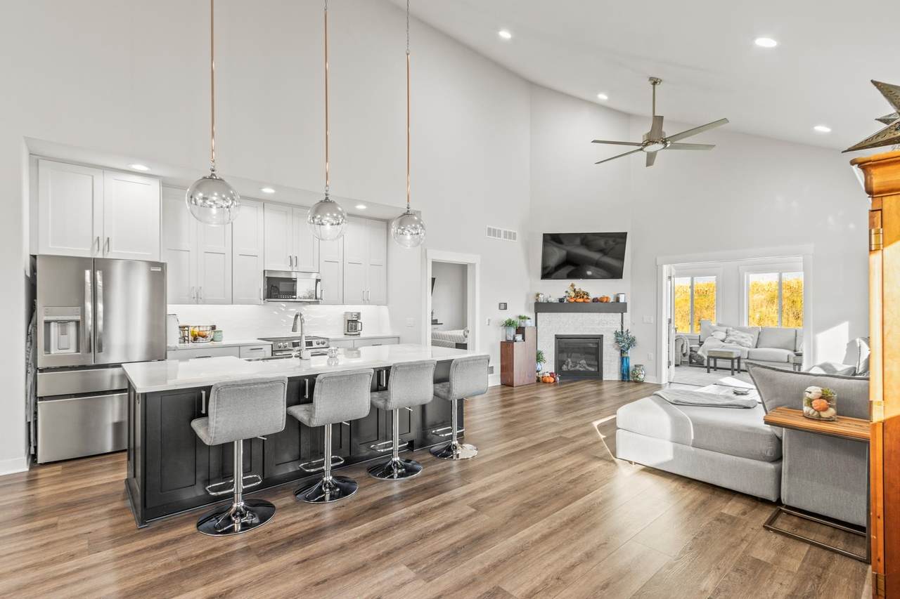 6556 Vista Valley - Photo 1