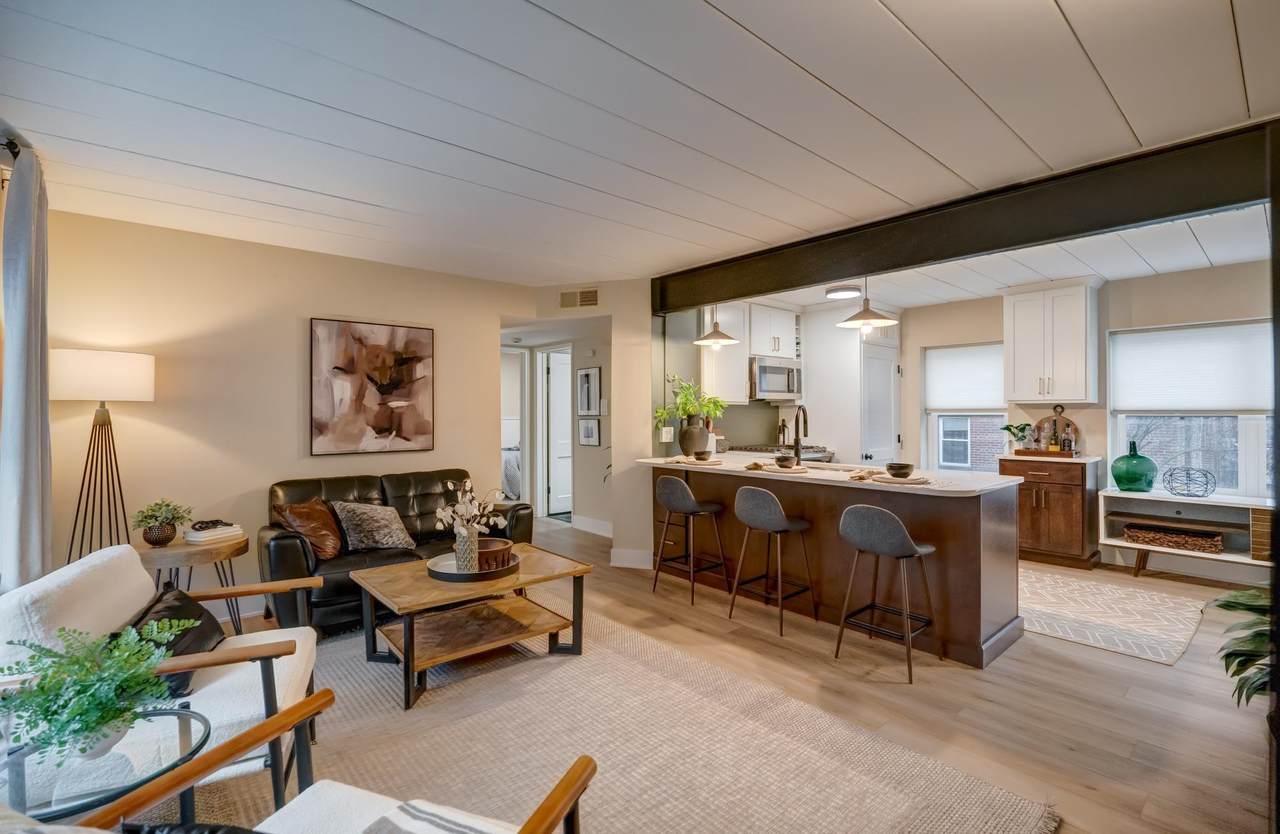 33 Sherman Terrace - Photo 1